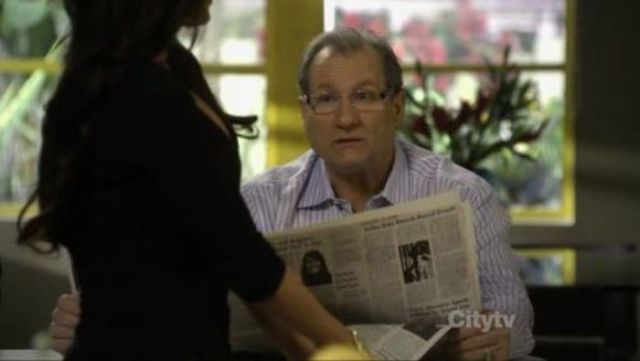 Zeitung lesen in Serien und Filmen