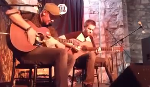 Alte Trance-Klassiker auf Gitarren gespielt