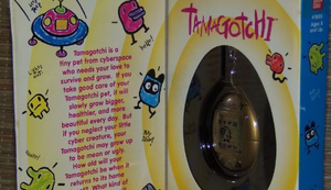 Original V1 Tamagotchi Gold von 1996