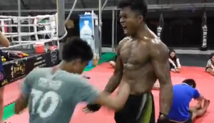 Bauchmuskeltraining in Thailand