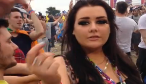 Mal beim Moshpit mitmachen Mal beim Moshpit mitmachen