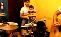 2 jähriger Drummer