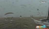 Kitesurfer vs Hurrikan Fay