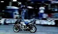 Backflip auf dem Motorrad