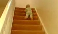 Das Baby und die Treppe