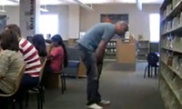 Furzen in der Bibliothek