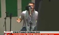 Christiano Ronaldo singt