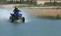 Mit dem ATV übers Wasser heizen