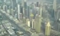 Am Burj Dubai vorbeifliegen