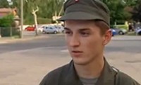 Zugekiffter Soldat