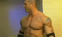 Wrestler Batista wird ordentlich die Show gestohlen