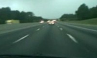 Blitzeinschlag auf der Autobahn