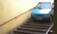 Mit dem Auto die Treppe nehmen