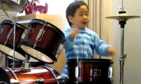 2 jähriger Drummer