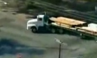 Spektakuläre Verfolgungsjagd mit einem Truck