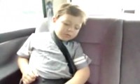 Kind aus dem Schlaf holen