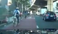 Wilde Verfolgungsjagd auf dem Fahrrad
