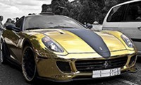 Goldener Ferrari 599 GTB