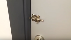 Mal die Tür verriegeln