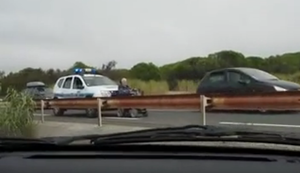 Opa von der Bahn schieben Opa von der Bahn schieben