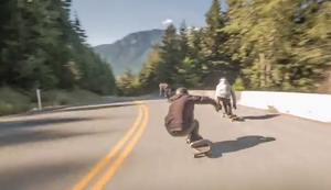 Downhill mit dem Skateboard