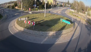 Mit Vollgas durch den Kreisverkehr