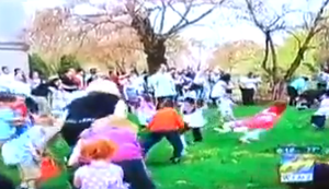 Eiersuche mit der Mama