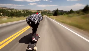 Mit 100 Sachen auf dem Longboard Mit 100 Sachen auf dem Longboard