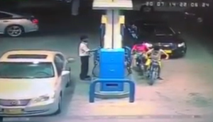 Tankstelle in Brand setzen Tankstelle in Brand setzen