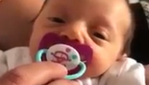 Dem Baby den Schnuller wegnehmen