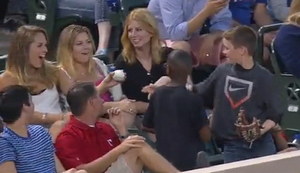 Gefangenen Baseball der Lady schenken Gefangenen Baseball der Lady schenken