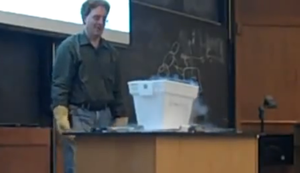 Der Professor mag keine Laptops