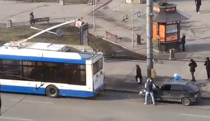 Heimlich vom Bus abschleppen lassen