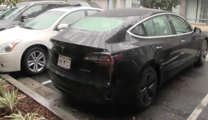 Kleiner Designfehler bei Tesla Kleiner Designfehler bei Tesla