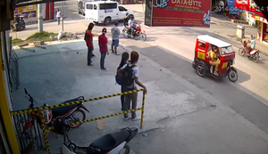 Derber Streich vor der Überwachungskamera