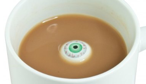 Kaffeebecher mit Auge