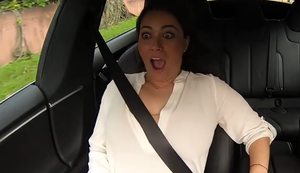 Reaktionen auf den Tesla P85D Insane Button