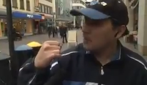 Er hält zu seinem Verein Er hält zu seinem Verein