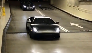 Lamborghini parkt kostenlos