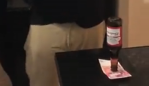 Die Wette mit dem Geldschein