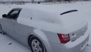 Auto von Schnee befreien