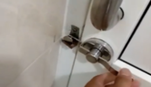 Doppelt gesicherte Tür