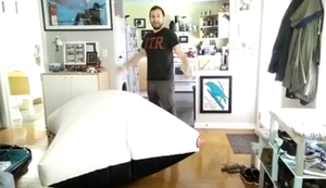 Das größte Furzkissen der Welt Das größte Furzkissen der Welt