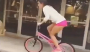 Tolle Figur auf dem BMX Tolle Figur auf dem BMX