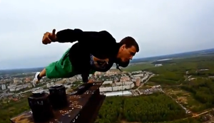 In schwindeleregender Höhe herumturnen In schwindeleregender Höhe herumturnen