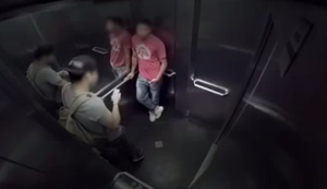 Zwischenfall im Aufzug