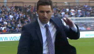 Trainer vs Sack voller Bälle Trainer vs Sack voller Bälle