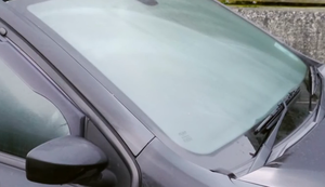 Trockene Fenster im Wagen