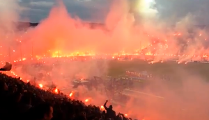 Toumba Stadion in Flammen